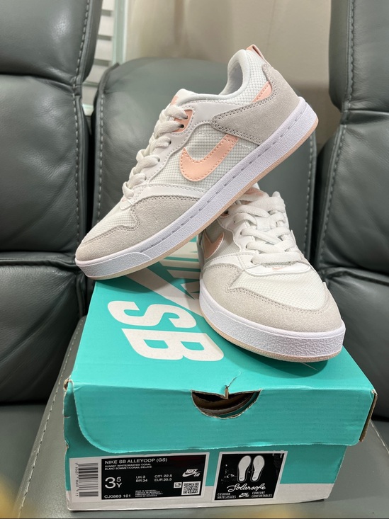 Nike Other - Nike SB Alleyoop Low-Top Sneakers in White and Pale Peach/pink
